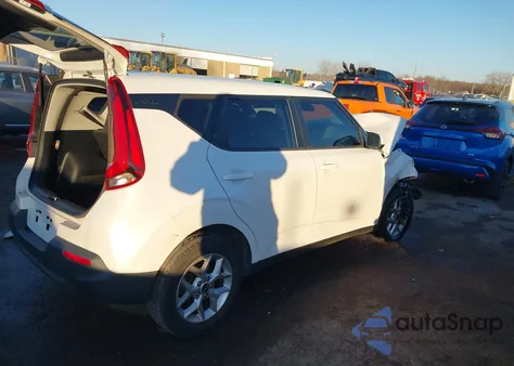 2022 Kia Soul Lx z USA, uszkodzony, nr VIN KNDJ23AU8N7161891